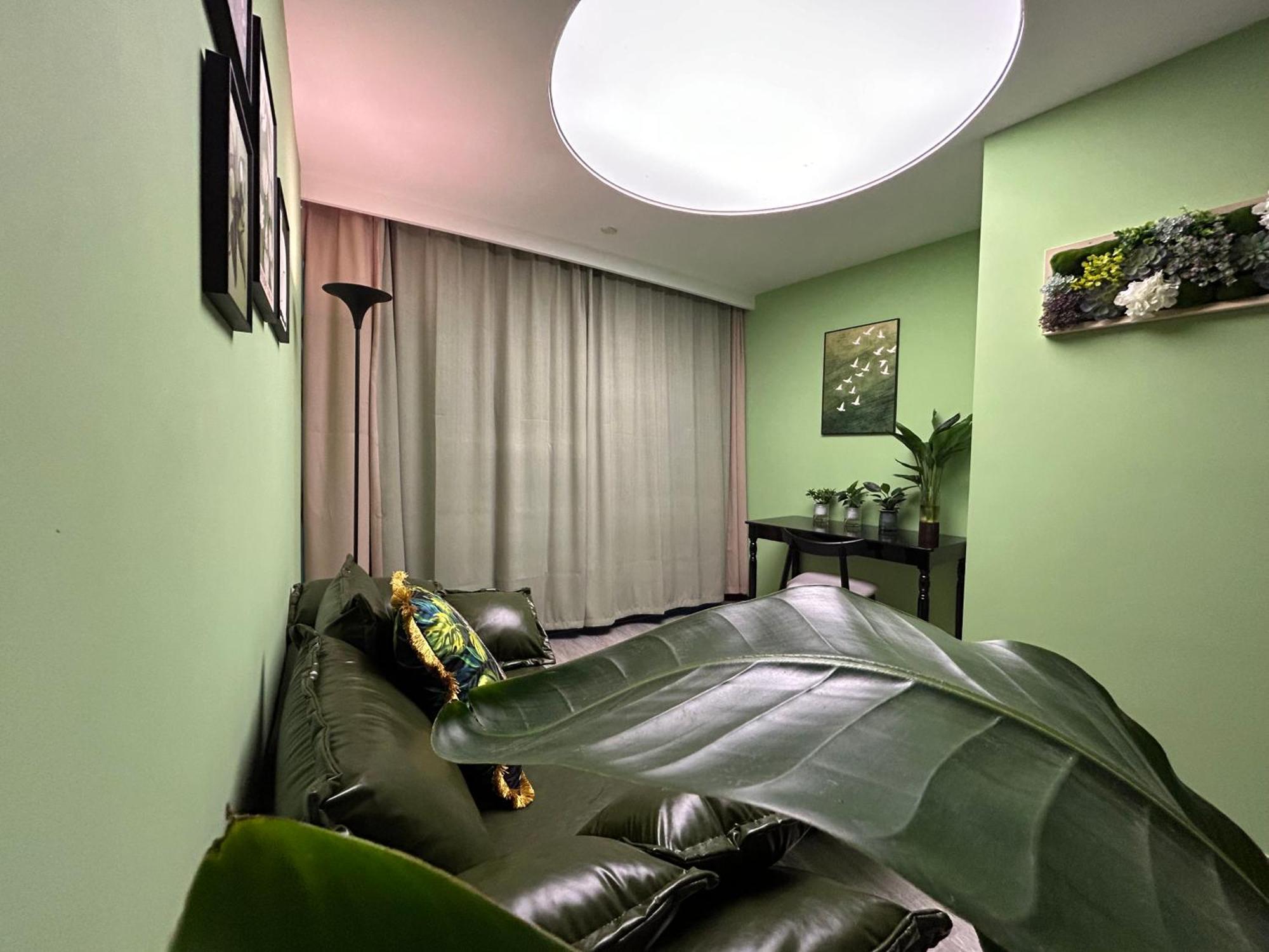 Apartment Pullman International Gangding Subway Station Taikoo Hui Branch