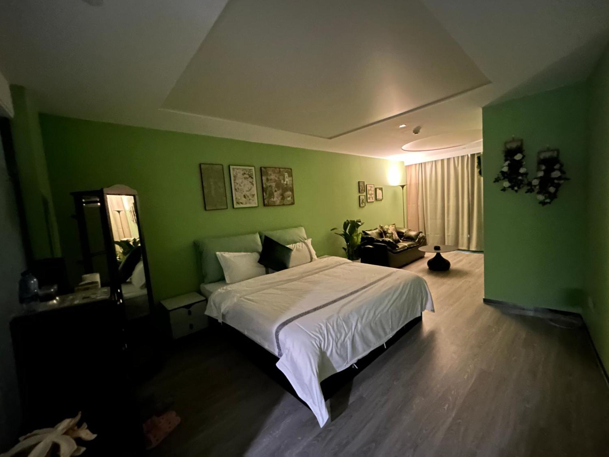 Pullman International Gangding Subway Station Taikoo Hui Branch Apartment
